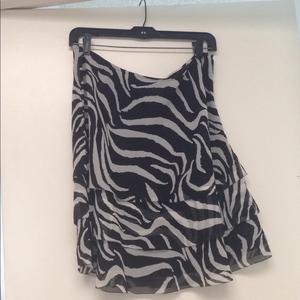 White House Black market skirt